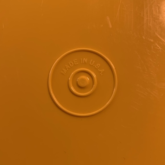 Tupperware Vintage yellow/Gold round Storage Container W/Lid light Coffee stain - Picture 7 of 8